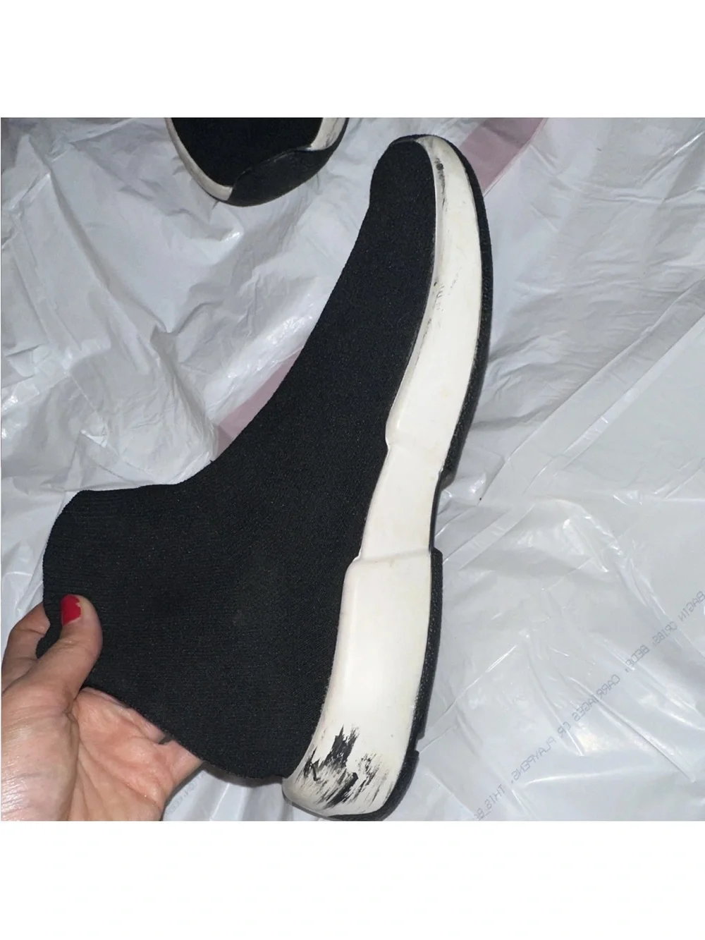 ALO Velocity Knit Women’s Sneaker Black/White Knit Rubber Sole. Size 8.